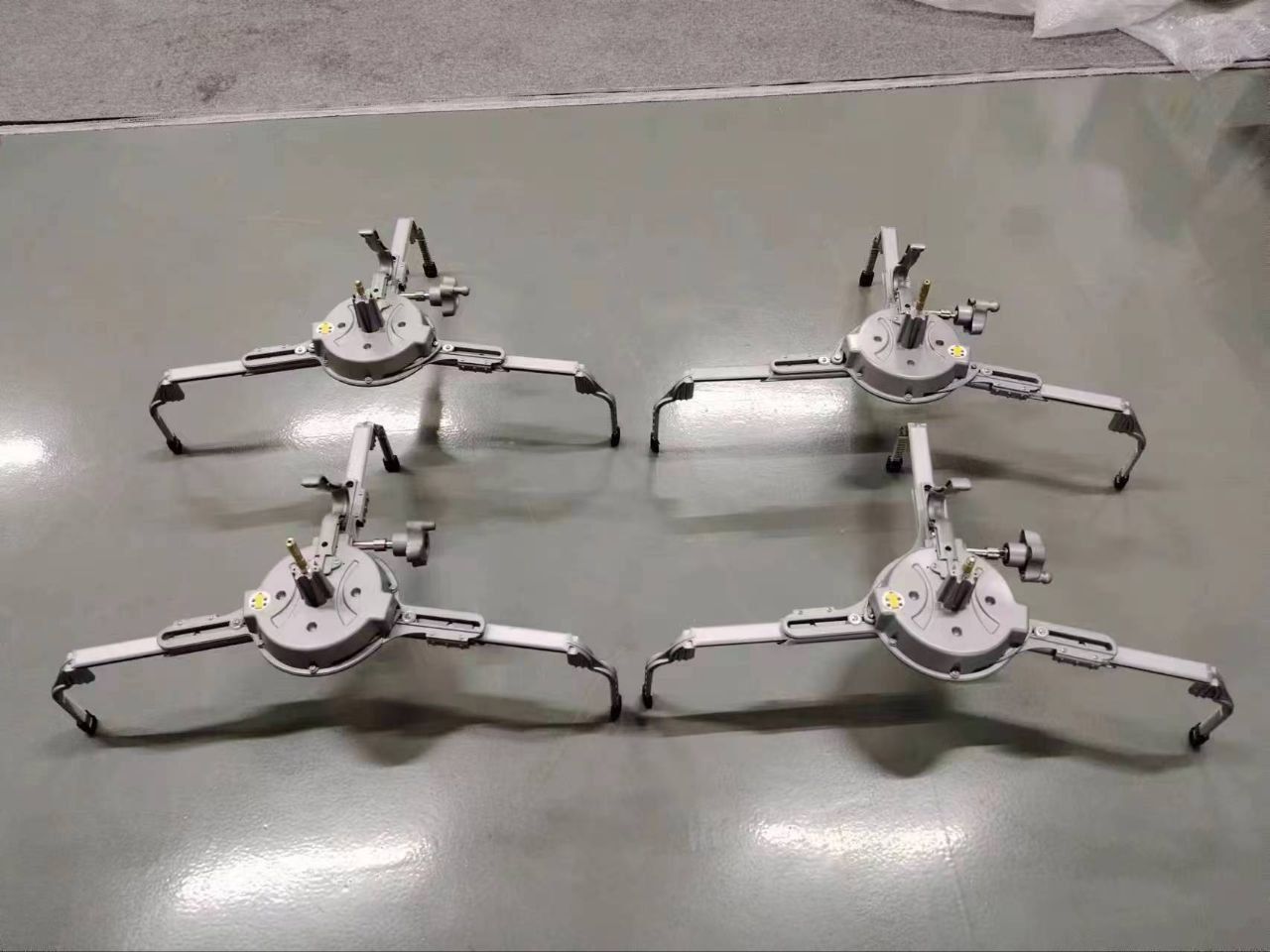 KraftWell PrecisioMax-III Стенд сход-развал 3D, 5 Мп, с кабинетом и алюминиевой стойкой, захват за резину, ПК в комплекте